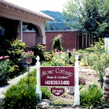 Stone Cottage Shop & Gardens